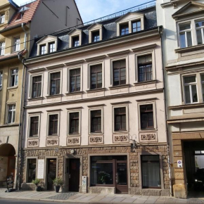 City-Ferienwohnungen-Dresden & Cottage im Garten - zentral in der Neustadt Louisenstrasse